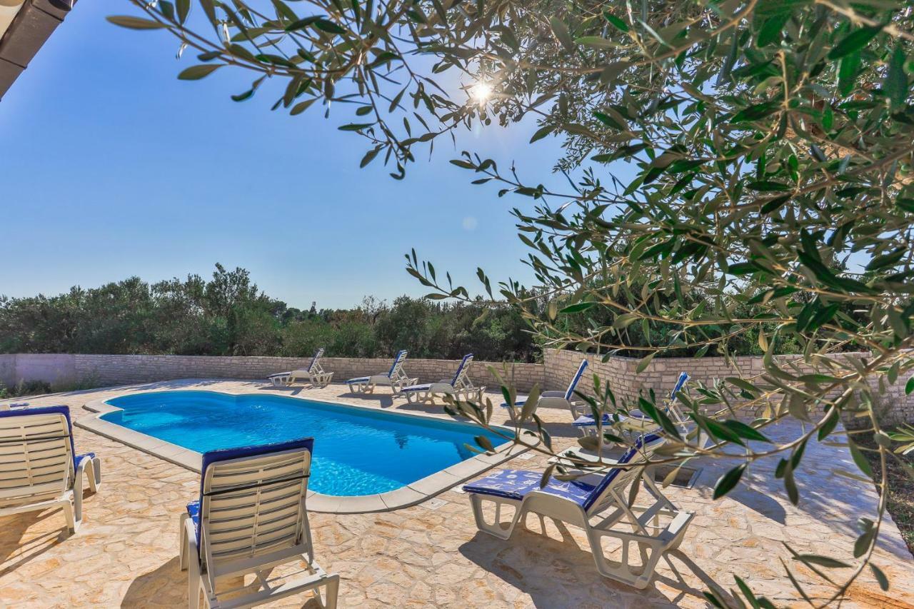 Villa Decima Milna  Exterior photo